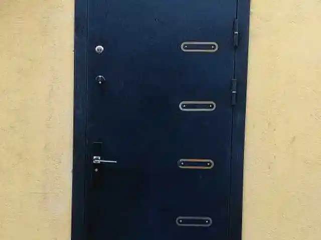 Железная дверь, Душанбе