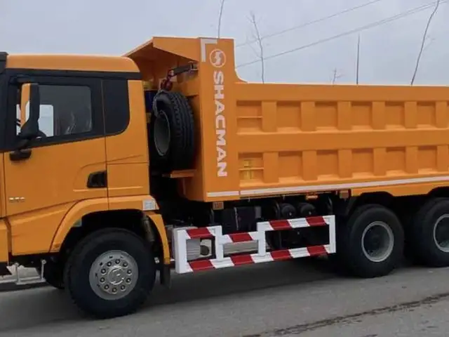 Самосвал Шакман, 2025, Душанбе