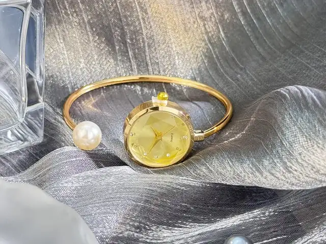 Женские Часы, Худжанд
