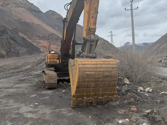 Экскаватор 3 кубов, Душанбе
