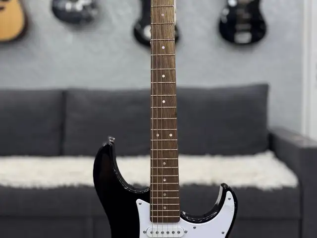 Гитара Yamaha Pacifica 012, Душанбе