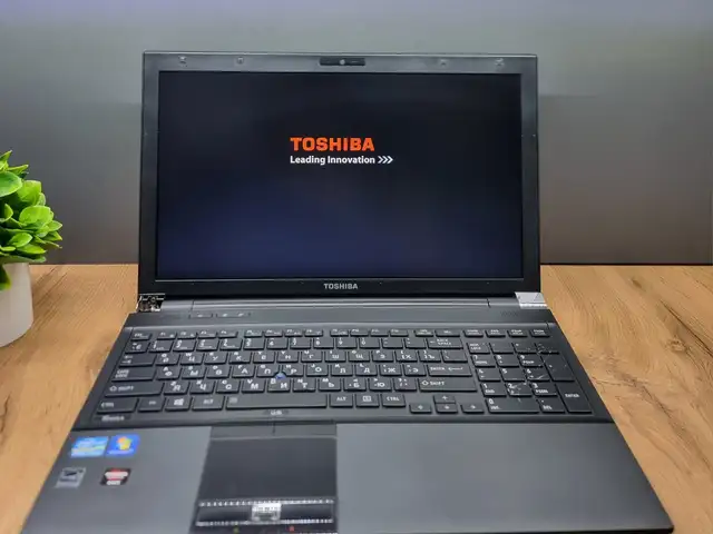 Ноутбук Toshiba core i5-3350M 4/320HDD, Хуҷанд