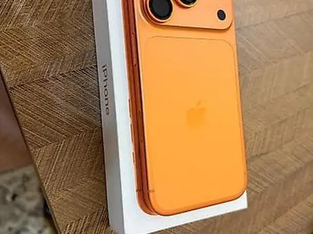 Apple iPhone 17 Pro Max, 128 gb, Cosmic Orange, Худжанд