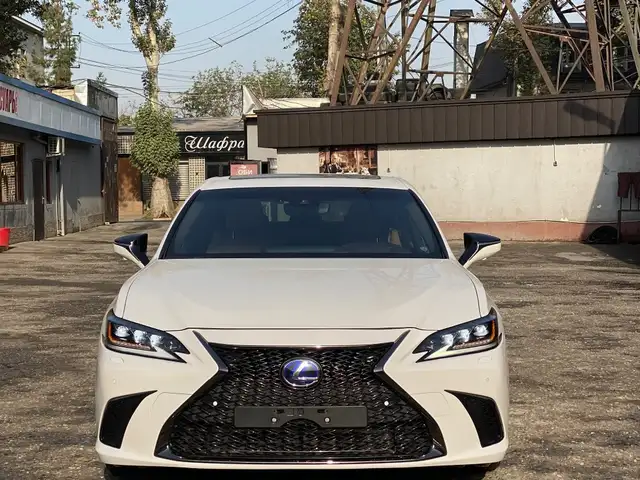 Lexus ES series