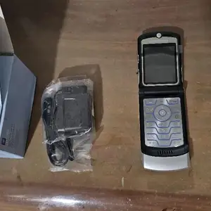 Motorola v3i, Турсунзаде