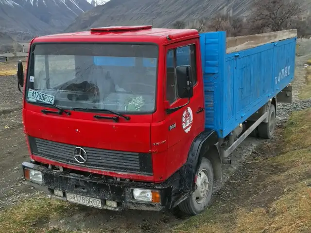 Бортовой грузовик Mercedes-Benz , 1997, Худжанд