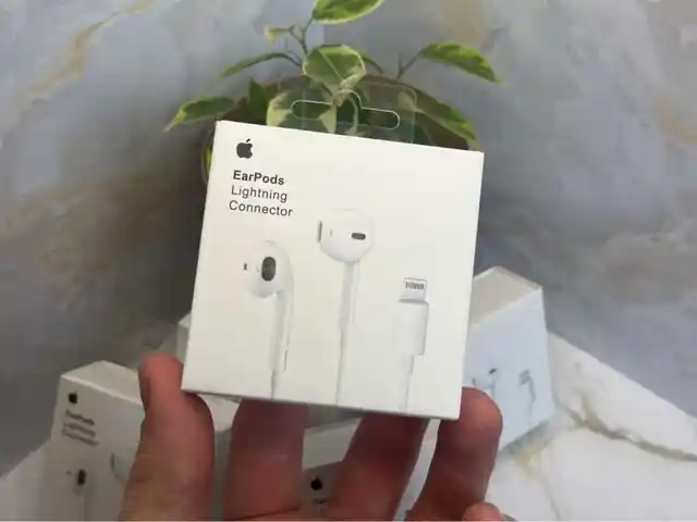 Проводные наушники Apple, Душанбе
