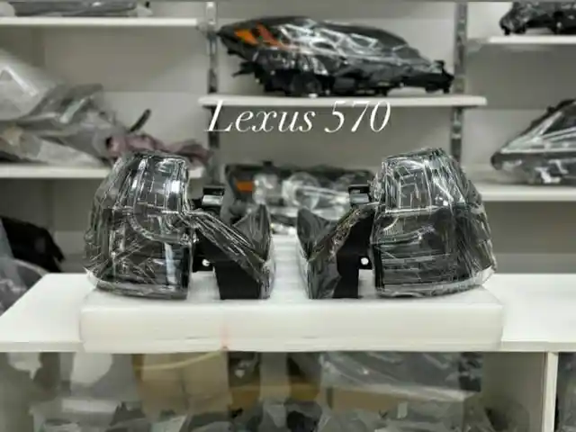 Задние стоп фары Black на Lexus LX570 2017-2023, Душанбе