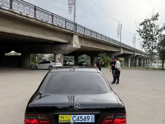 Mercedes-Benz E class, 2002, Худжанд - 4