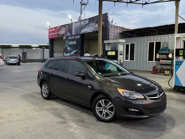 Opel Astra J