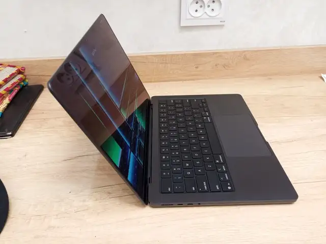 Ноутбук Apple MacBook Pro 14 M5 16/512 GB, Душанбе