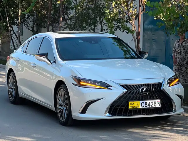 Lexus ES series