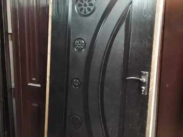 Дверь, Душанбе