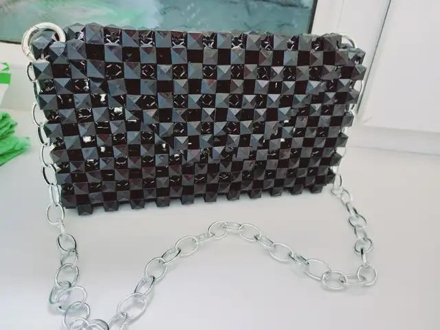 Чёрная сумочка из бусин, Душанбе