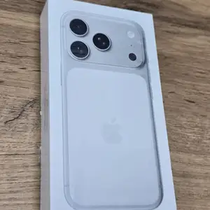 Apple iPhone 17 Pro, 256 gb, Silver, Яван
