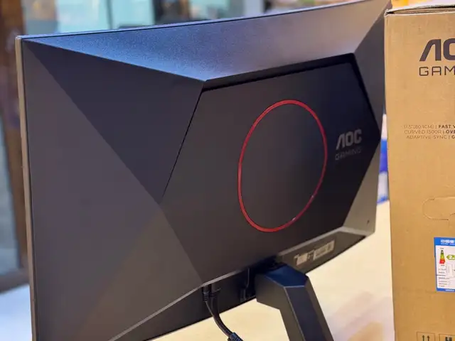 Игровой монитор AOC 32 C32G40ZE, Душанбе - 3