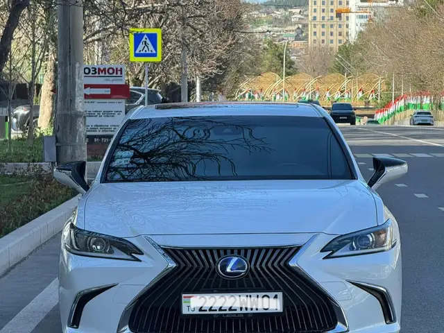 Lexus ES series