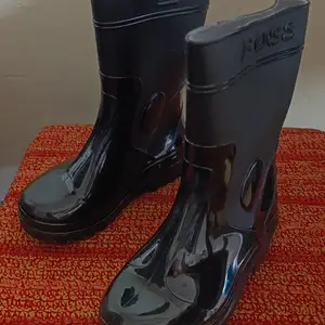 Резиновые сапоги, Душанбе