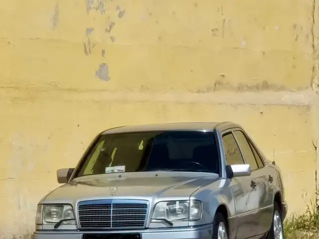 Mercedes-Benz W124