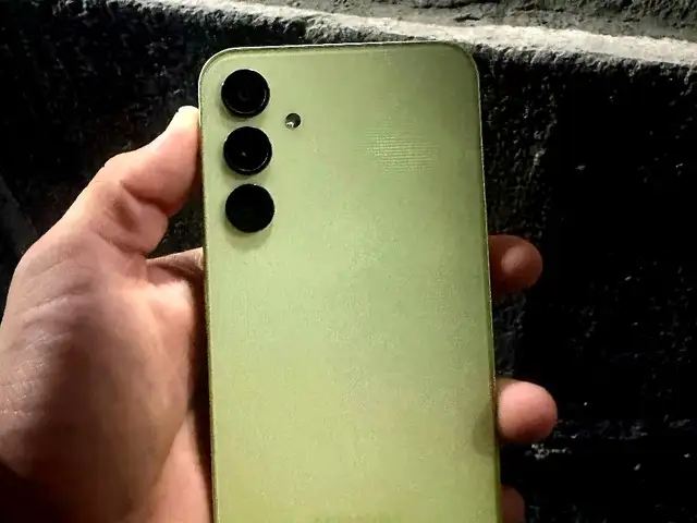 Samsung Galaxy A25, Исфара