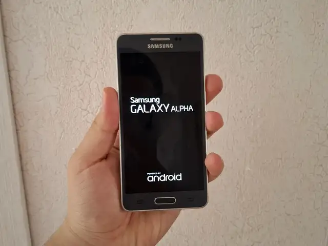 Samsung Galaxy Alpha, Хуҷанд