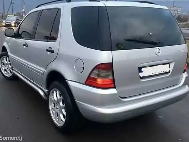 Стекло от Mercedes-Benz ML class, Худжанд