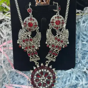 Комплект украшений, Хуҷанд