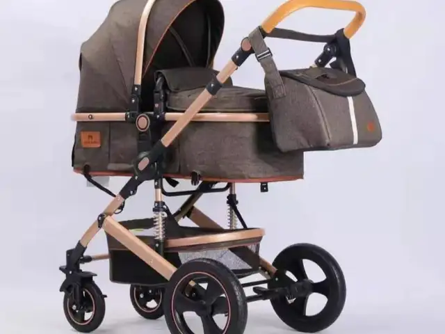 Коляска с амортизатором Ining Baby, Душанбе