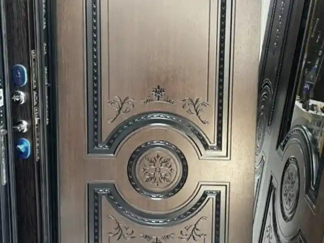 Дверь, Душанбе