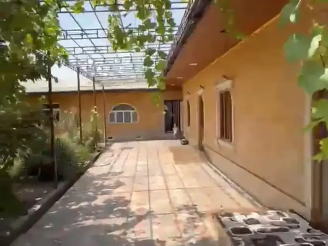 1 этажн. 5-комн. дом, 4 сотки, Поени Кальаи Хисор Окули Поён, Ҳисор