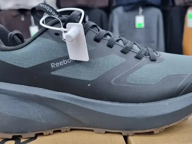 Термокроссовки Reebok, Худжанд
