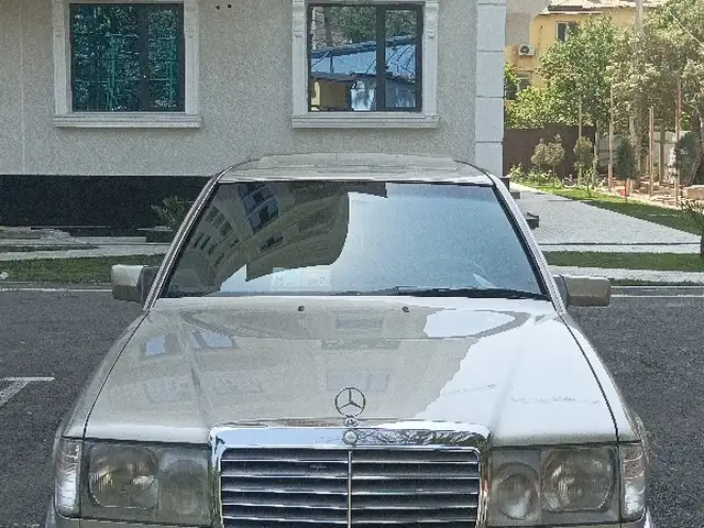 Mercedes-Benz W124