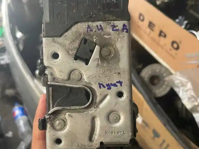 Замок двери от opel Astra H, Худжанд