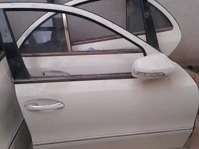 Дверь от Mercedes-Benz W211, Душанбе