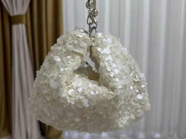 Клатч-паше с крупными пайетками Снежное сияние, Душанбе