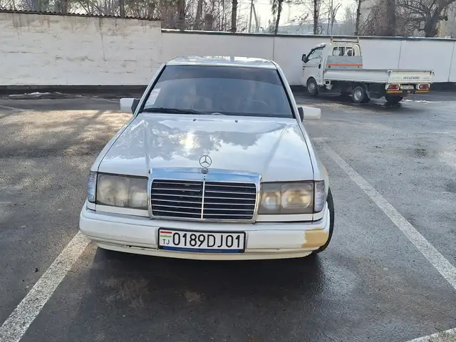 Mercedes-Benz W124