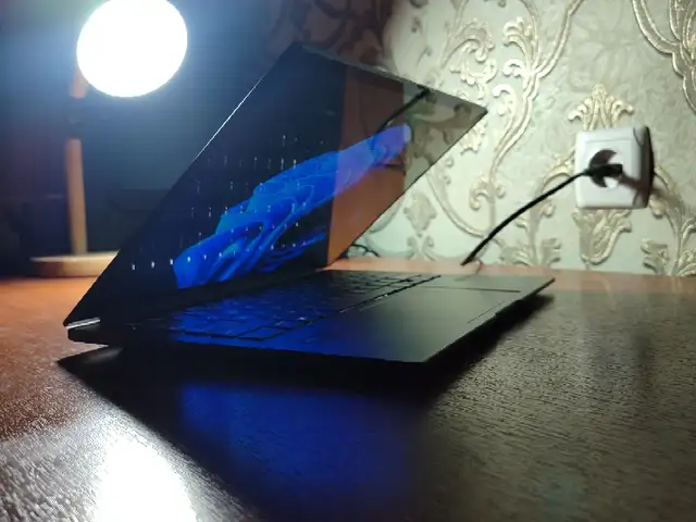 Ноутбук Asus Zenbook, Хуҷанд