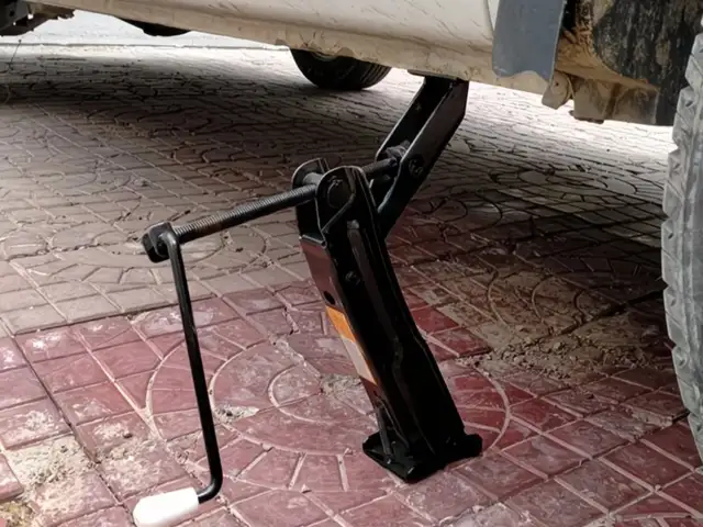 Домкрат винтовой, Худжанд