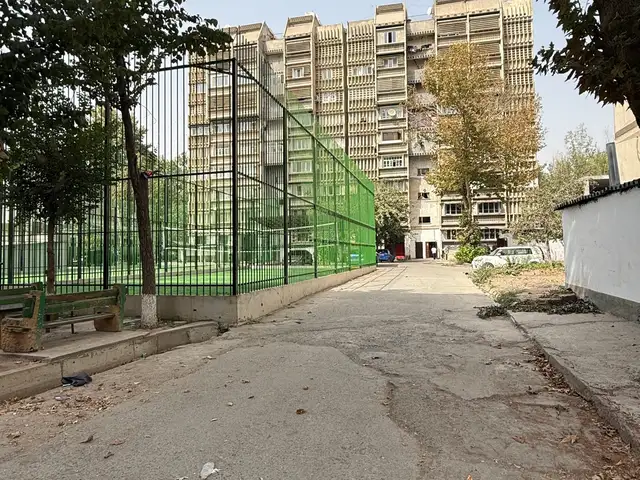 3-комн. квартира, 1 этаж, 125 м², 2мкр, Турсунзода