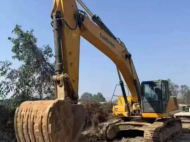 Экскаватор, Душанбе