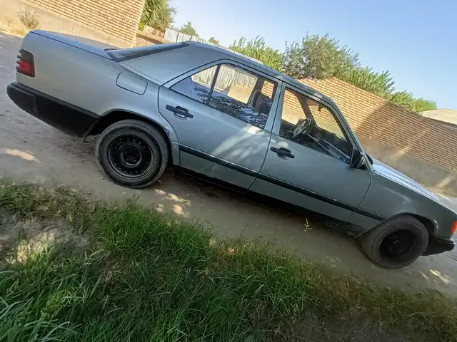 Mercedes-Benz W124