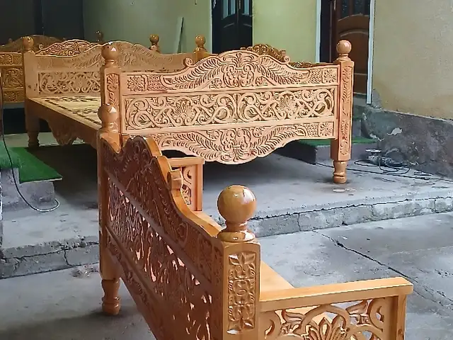 Тапчан со скамейкой, Хуҷанд