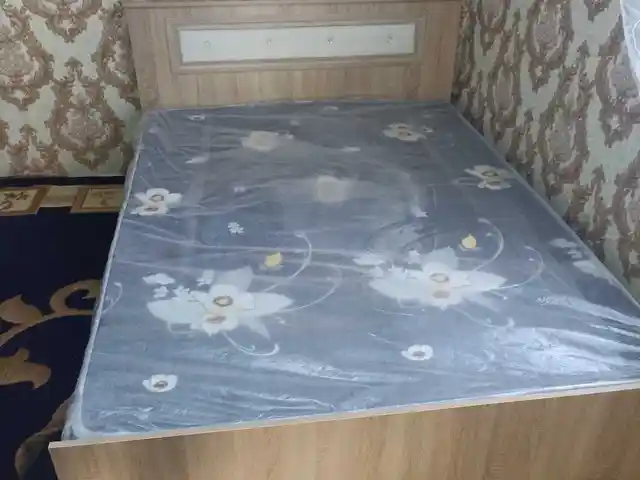 Двуспальная кровать, Душанбе