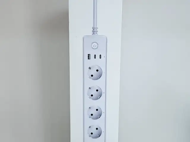 Умный сетевой удлинитель с WIFI на 4 розетки +1 USB +2 Type C, Душанбе