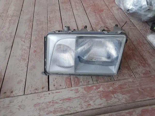 Передняя левая фара от Mercedes W124, Худжанд