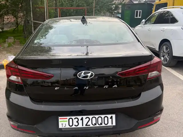 Hyundai Elantra