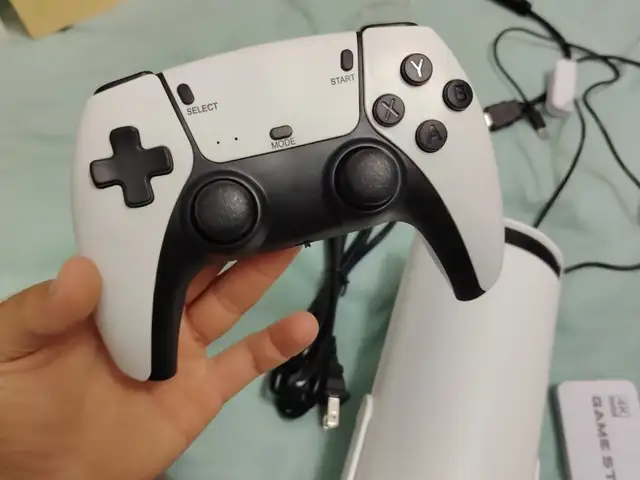 Ретро-приставка Game Stick Pro и портативный проектор HY300, Душанбе - 5
