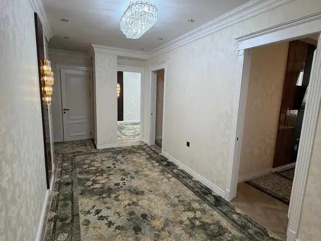 3-комн. квартира, 9 этаж, 107м², 82 мкр, Душанбе
