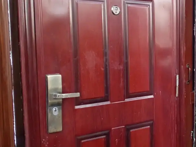 Двери, Худжанд