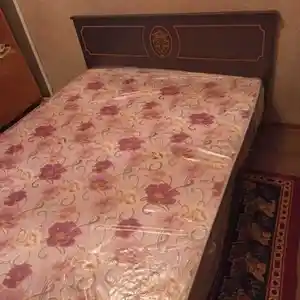 Двуспальная кровать, Душанбе